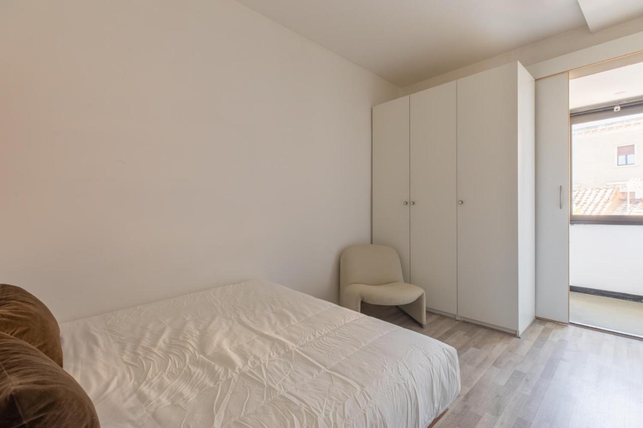 Iflat Trastevere Industrial Apartment Рим Екстериор снимка